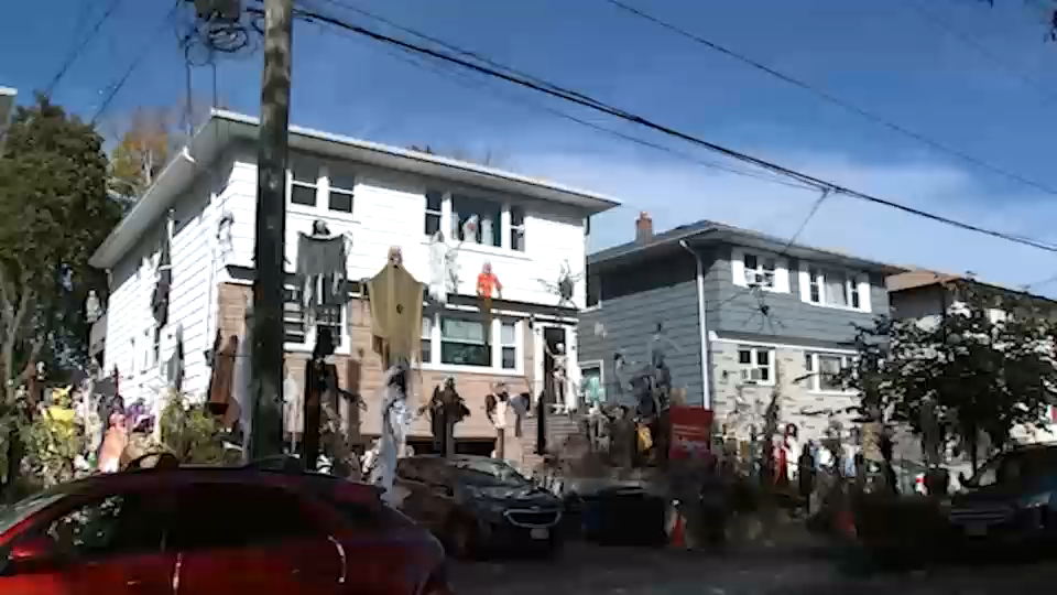 Bloomfield Halloween display draws crowds, complaints
       — Levittown Real Estate news
