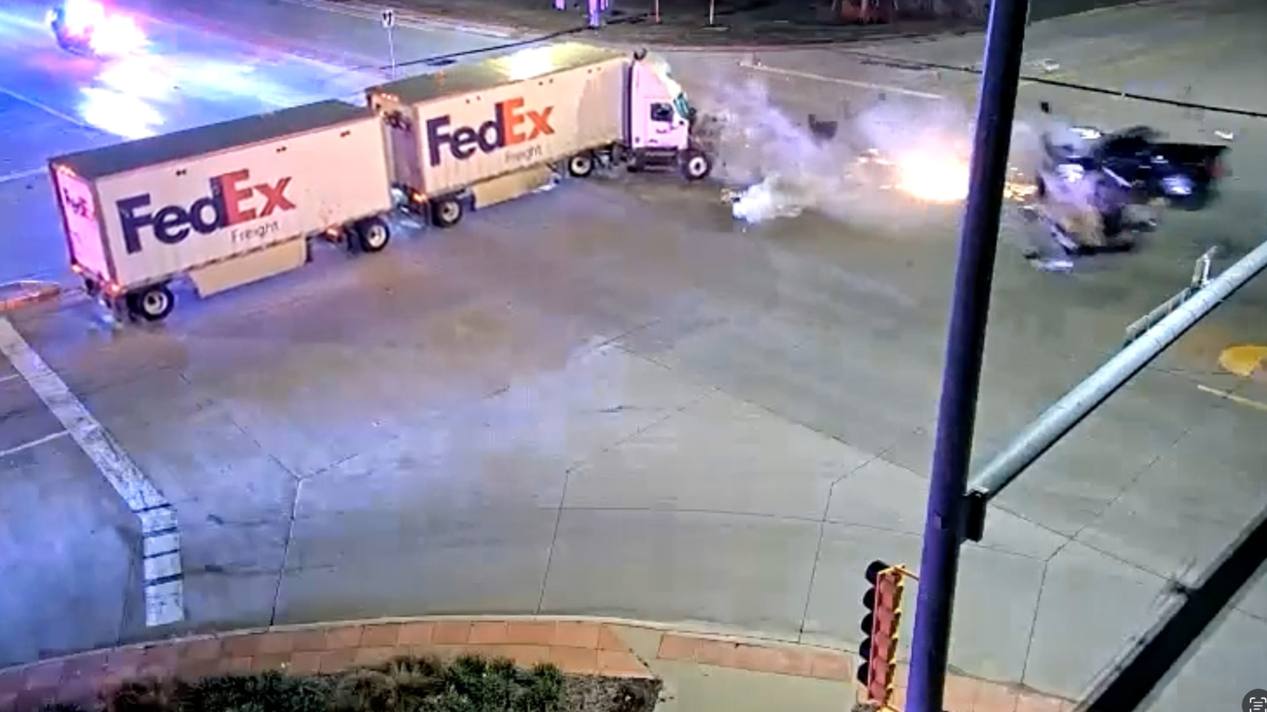 Watch: Suspect fleeing from police crashes into FedEx semi-truck — Levittown Community news